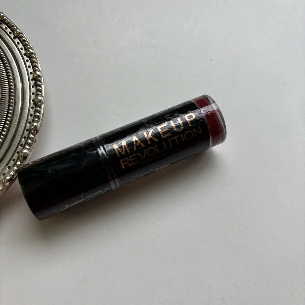 Makeup Revolution Bold Lipstick